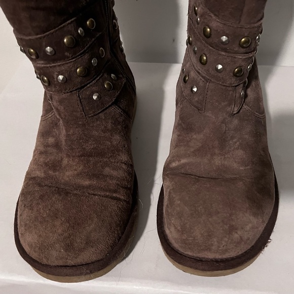 UGG Boots - Picture 13 of 16